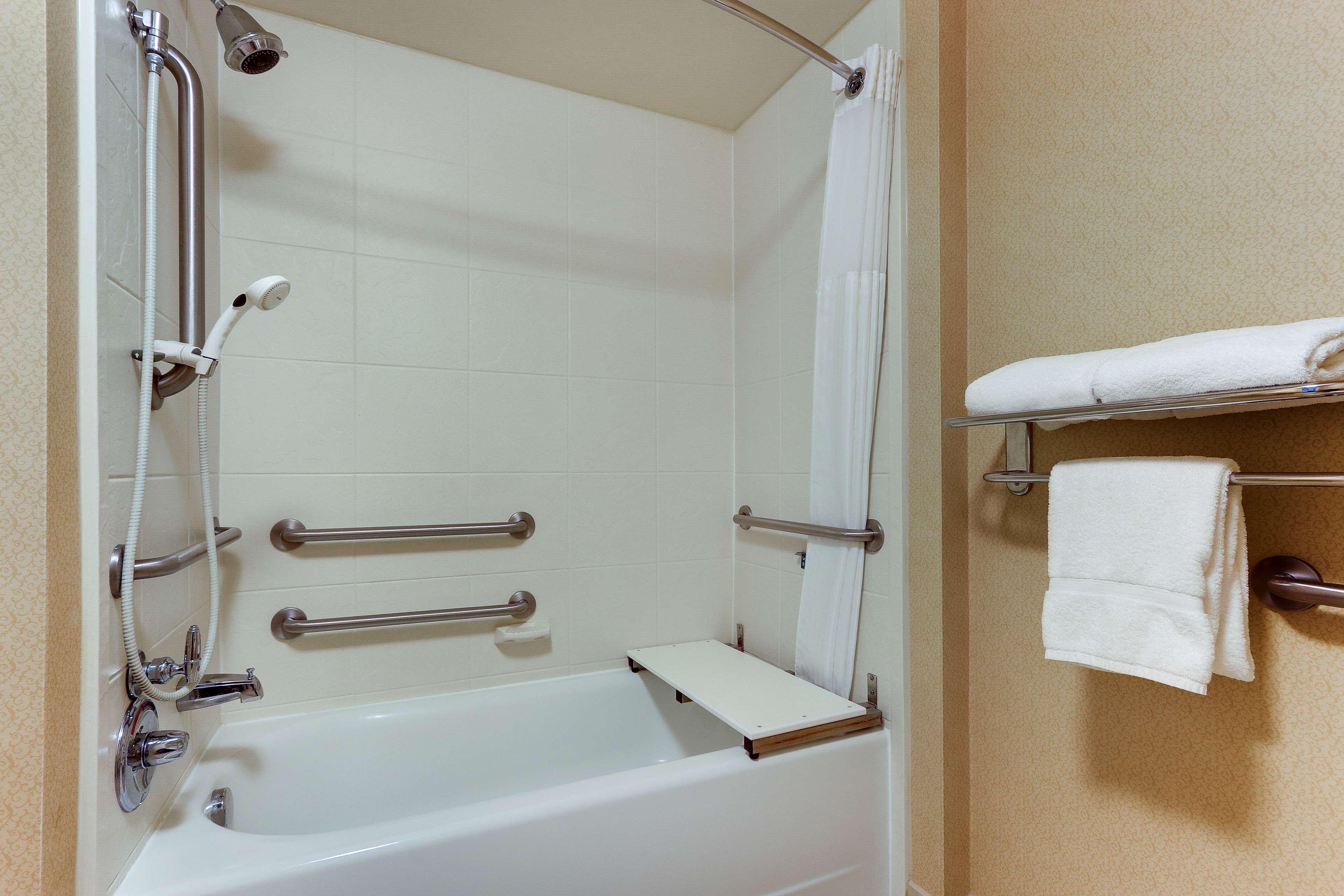 Hilton Garden Inn Indianapolis Airport Plainfield Bagian luar foto