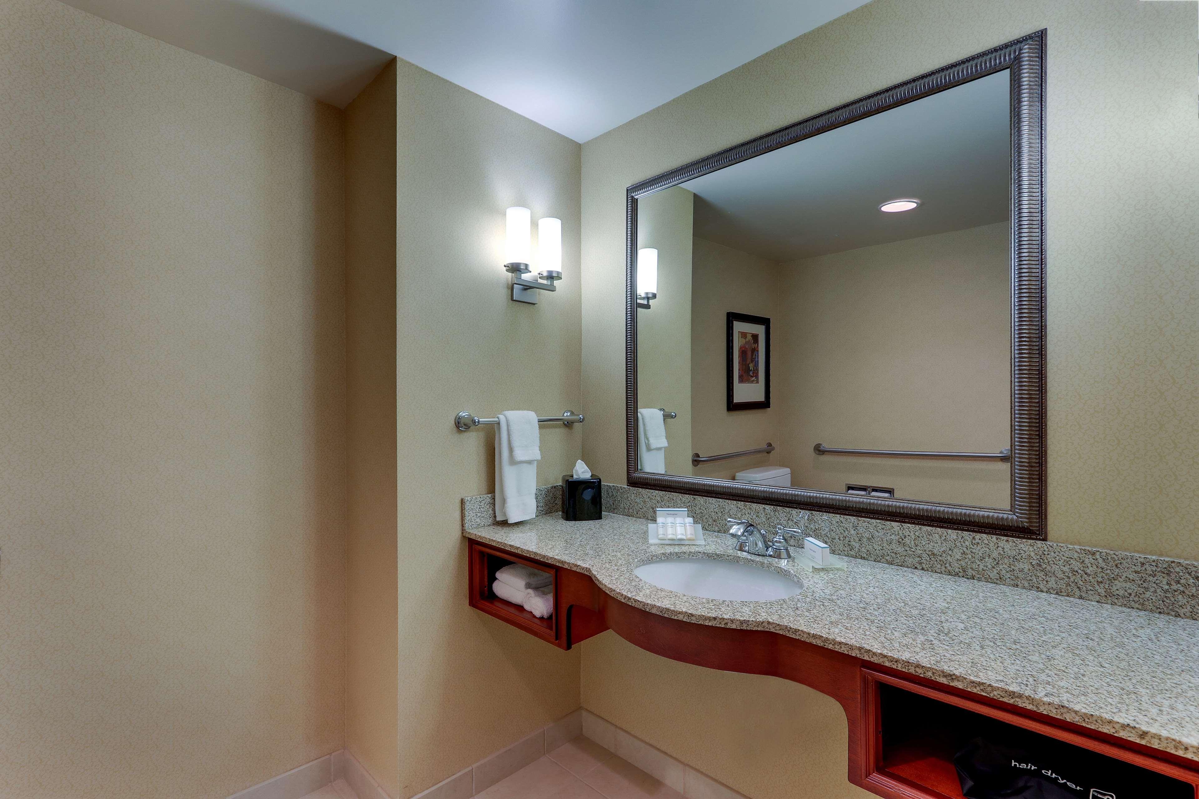 Hilton Garden Inn Indianapolis Airport Plainfield Bagian luar foto