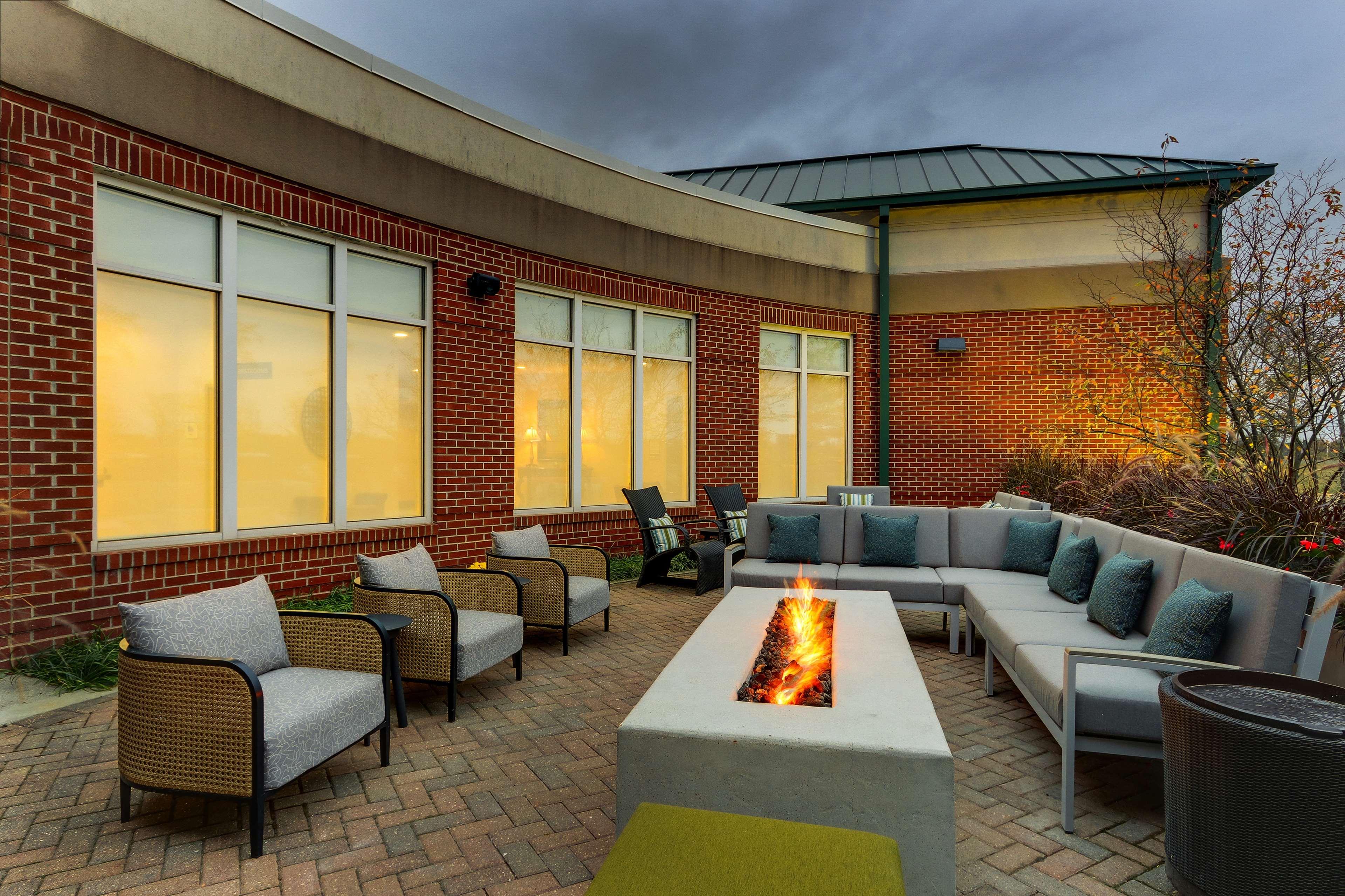 Hilton Garden Inn Indianapolis Airport Plainfield Bagian luar foto